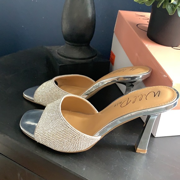 DSW - Picture 2 of 4